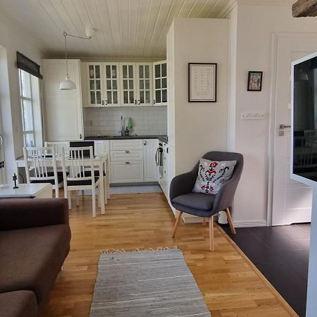 Mysig Stuga Med Sjoetomt, Naera Jaervsoebacken Exterior foto