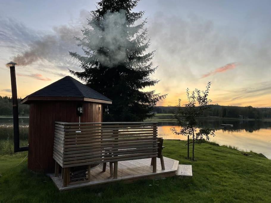 Mysig Stuga Med Sjoetomt, Naera Jaervsoebacken Exterior foto