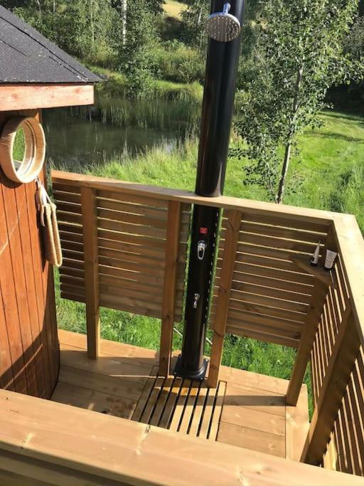 Mysig Stuga Med Sjoetomt, Naera Jaervsoebacken Exterior foto
