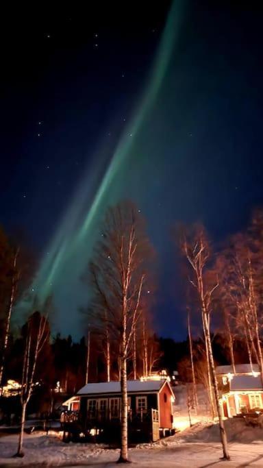 Mysig Stuga Med Sjoetomt, Naera Jaervsoebacken Exterior foto